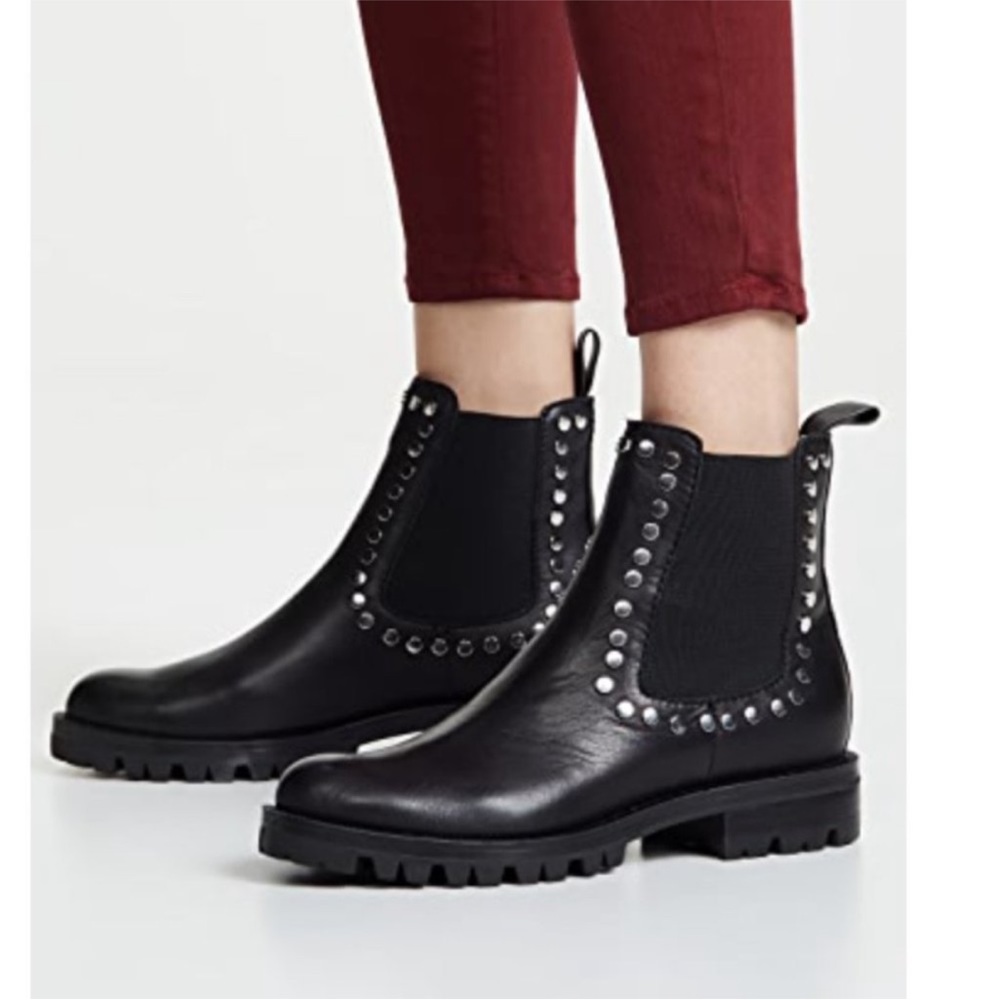 Dolce Vita Peton Studded pull on Chelsea style black leather Booties - Size 8